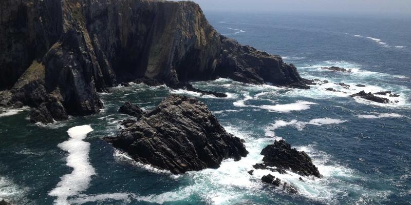 中间思想者：在哲学讨论中实现个人成长的第三条道路