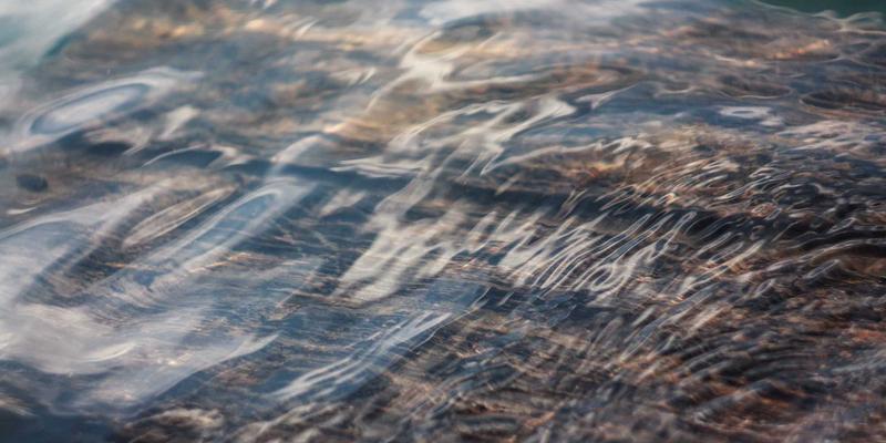 思想交流的三种维度：从观点分享、哲学讨论到中间思想者的桥梁价值